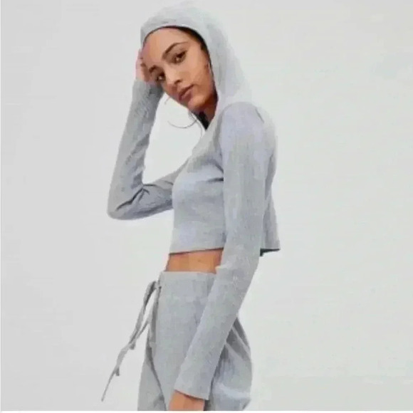 Zaful Sports Cropped hooded gray long sleeve top and free pants leggings size 8 - Picture 1 of 11